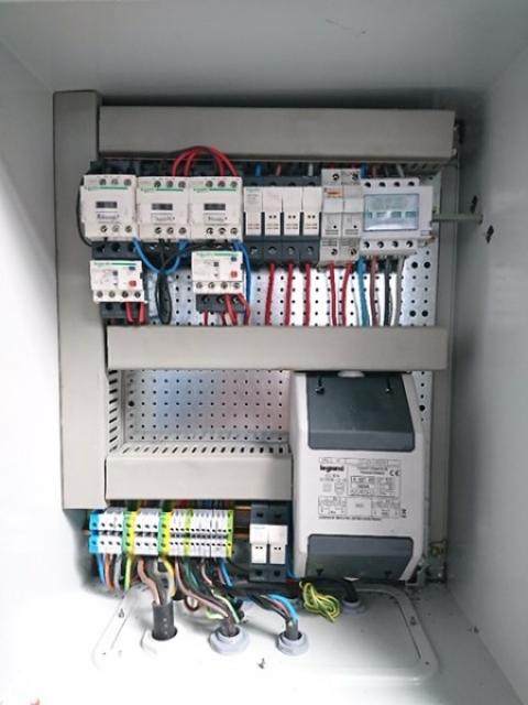 Réallisation d'une armoire de commandes électriques pour un industriel à Reims